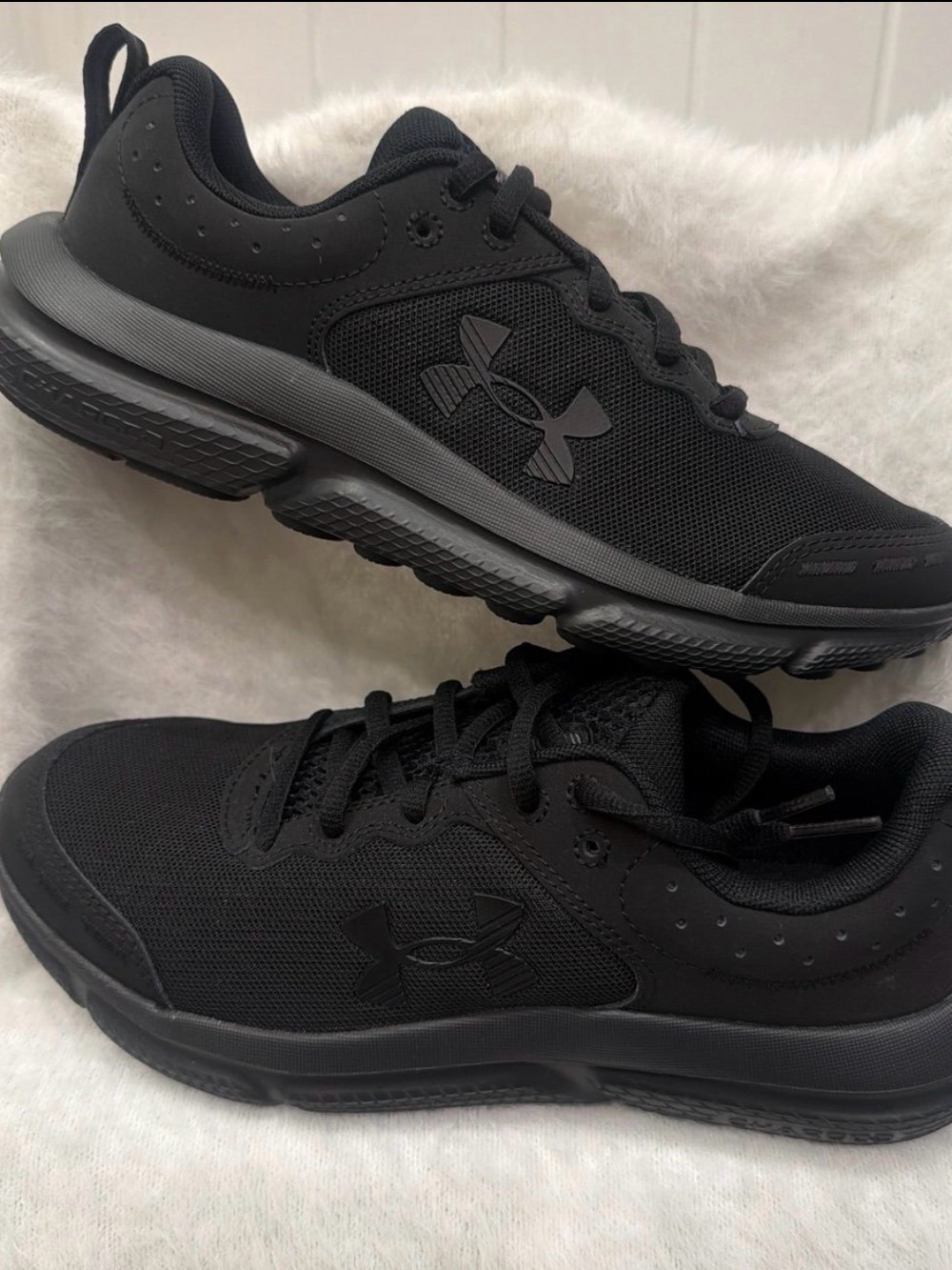 Under Armour Assert 10 AC GS 'Triple Black'